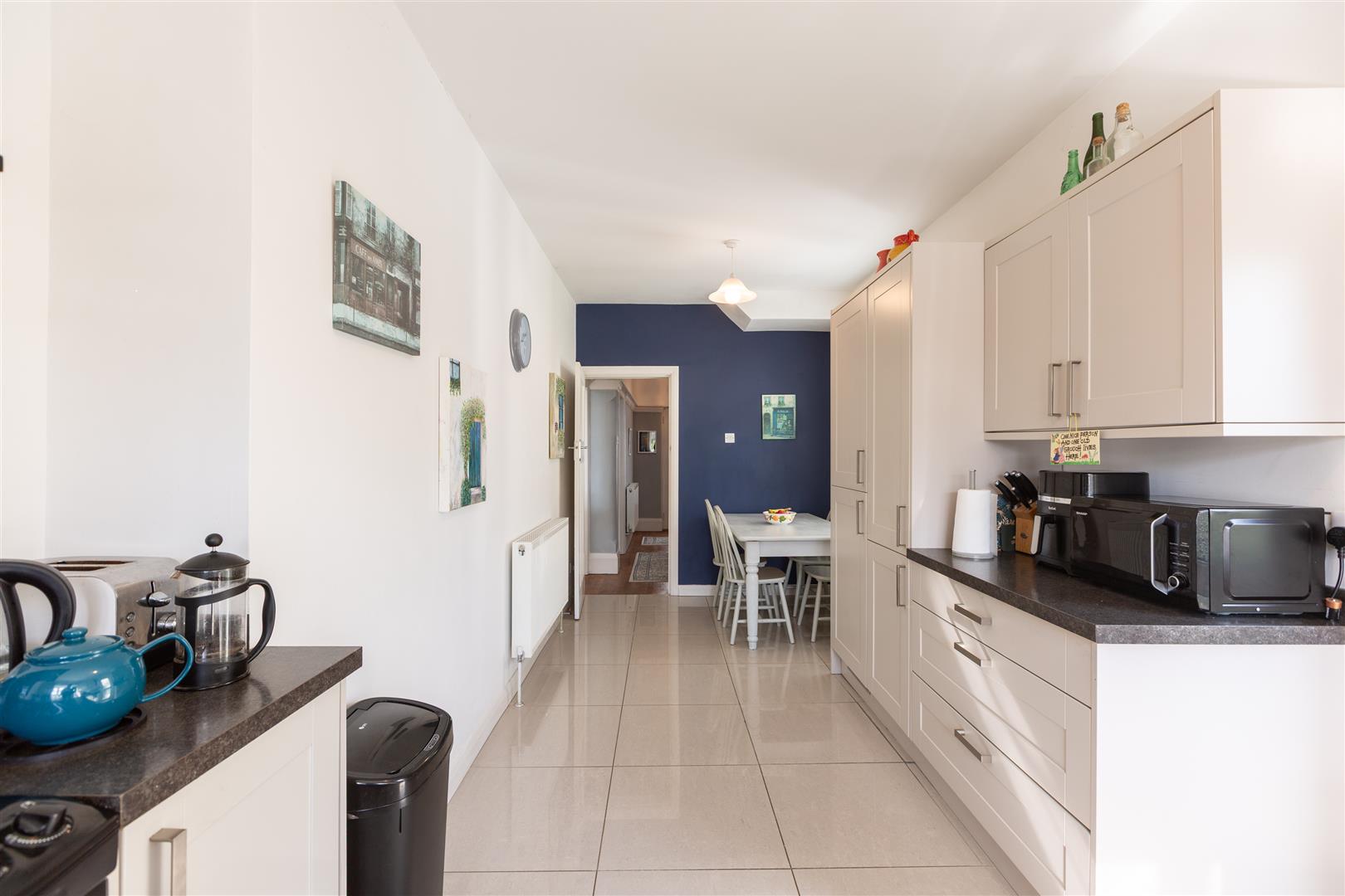 Cae Bryn Avenue, Sketty, Swansea, SA2 9AT